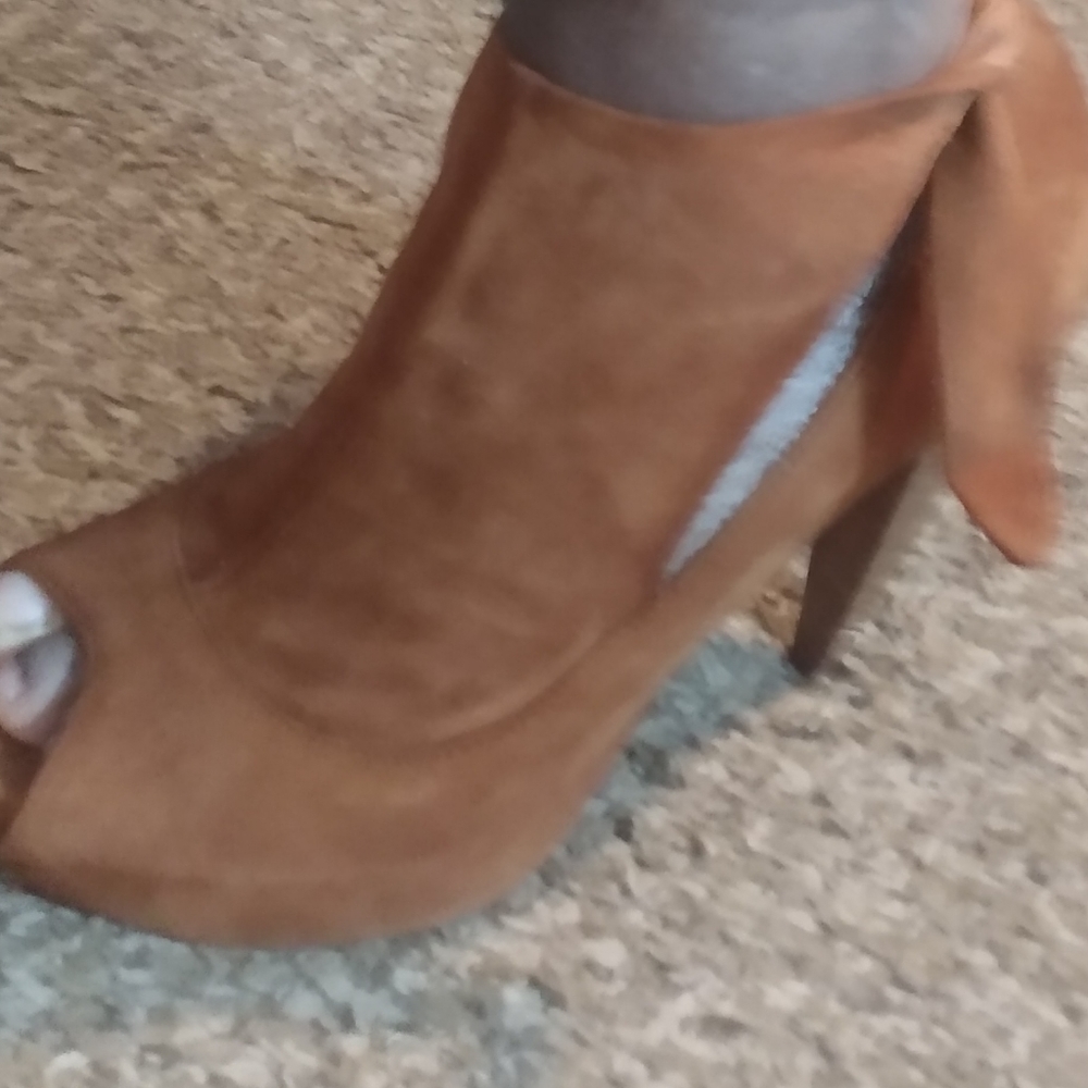 Heels - Picture 6 of 12
